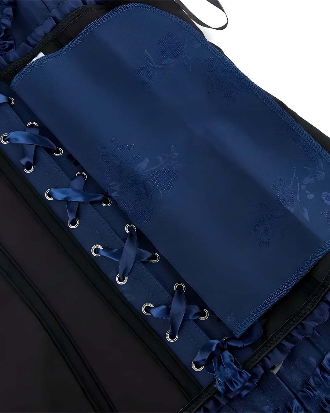 Zoom sur le détail du corset habillé, vue 4