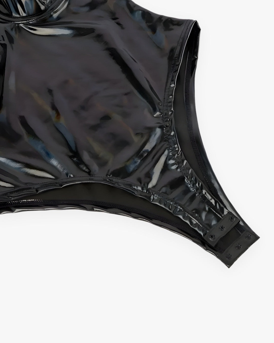Zoom sur le détail du body corset cuir brillant, vue 5