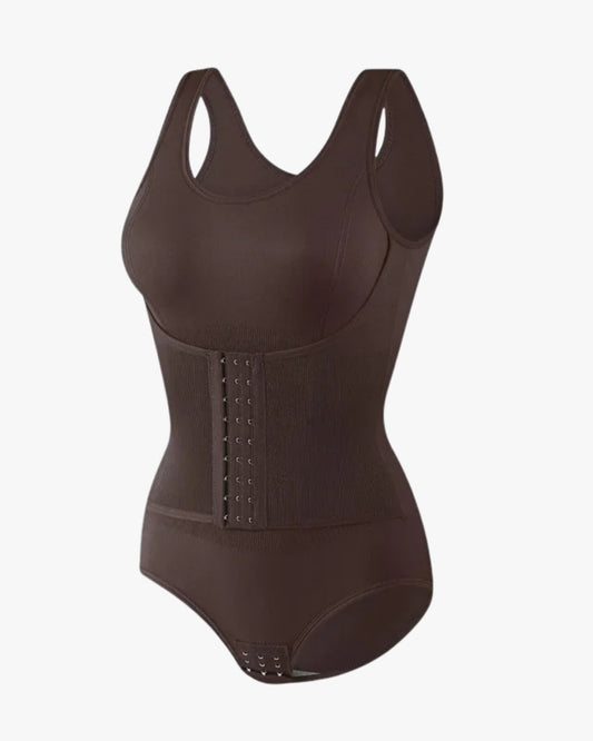 Body corset minceur sur fond studio gris clair