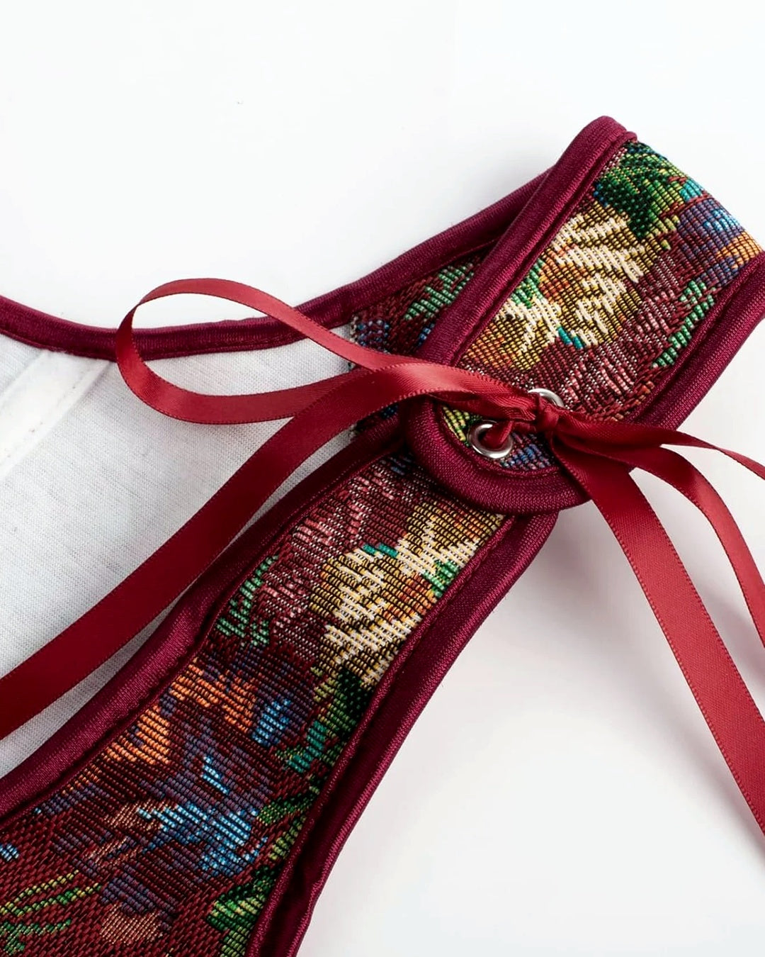 Zoom sur le détail du corset ancien