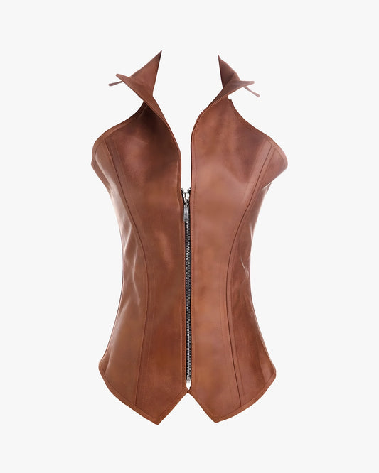 Corset cuir marron sur fond studio gris clair