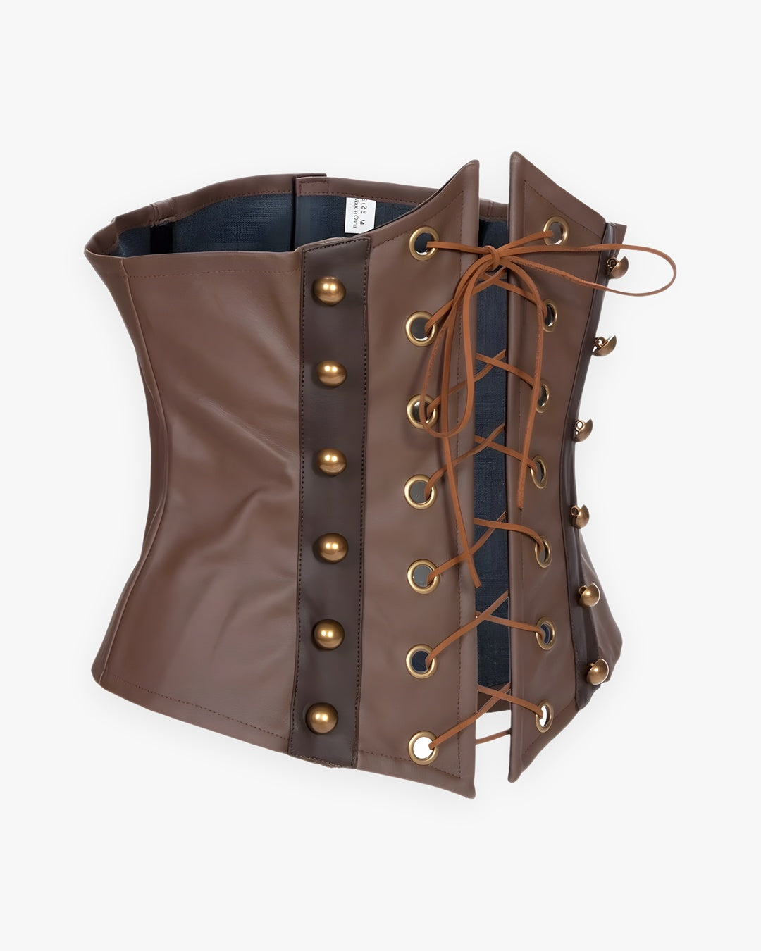 Zoom sur le détail du corset cuir médiéval