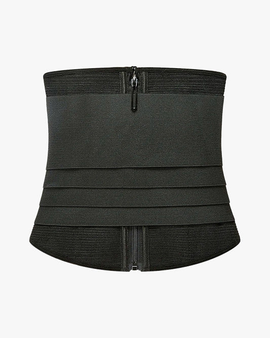 Corset gainant amincissant sur fond studio gris clair