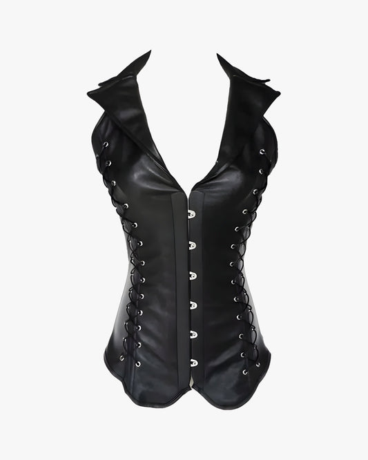Corset gothique cuir sur fond studio gris clair
