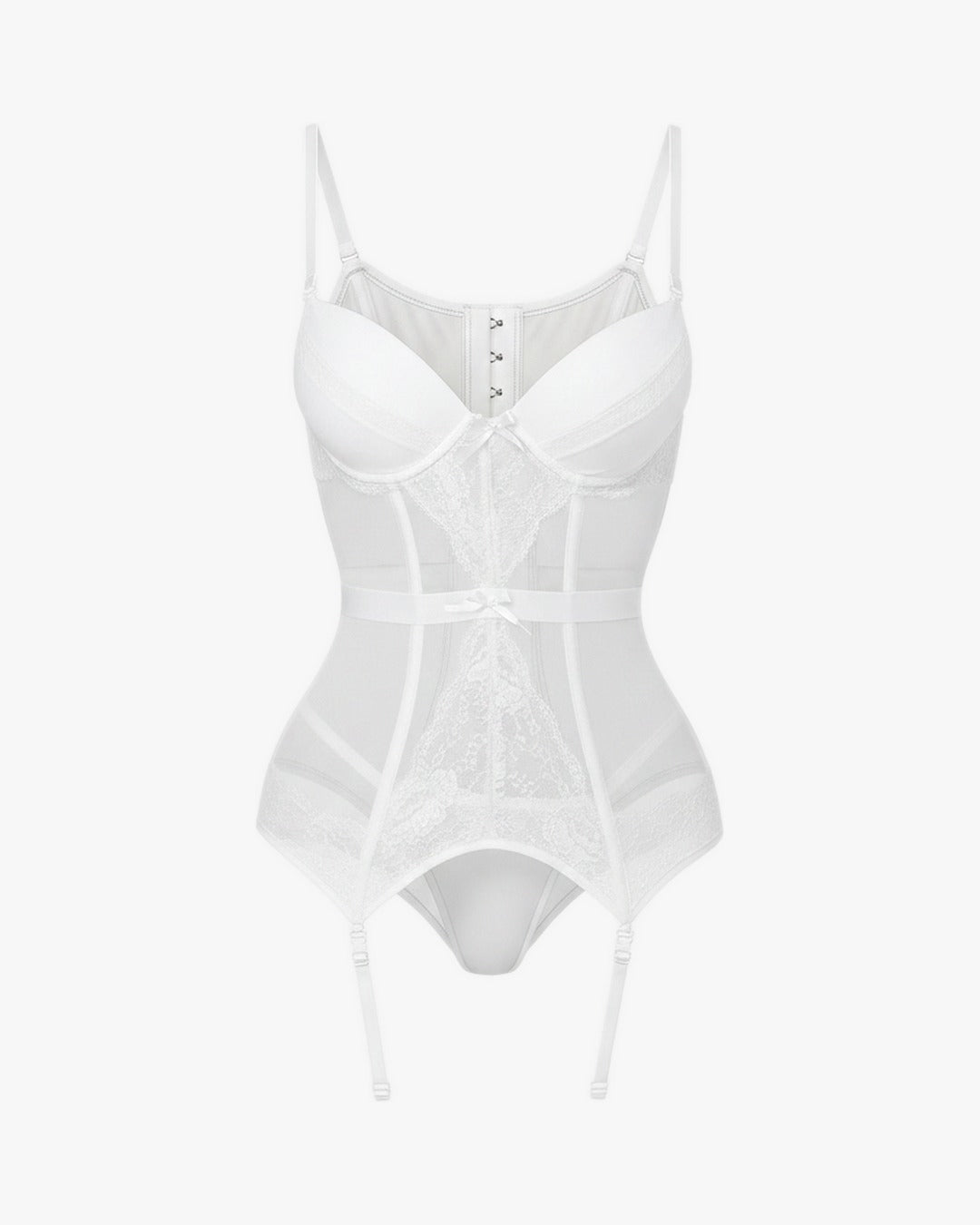 Corset porte jarretelle blanc sur fond studio gris clair