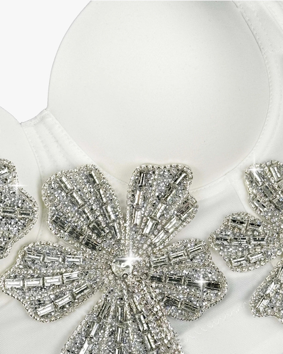 Zoom sur le détail du corset soirée