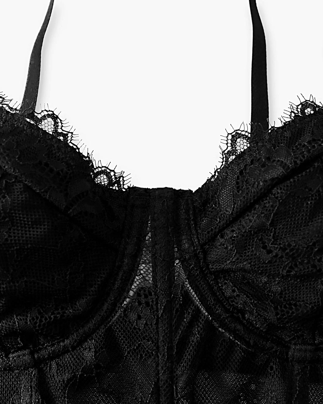 Zoom sur le détail du corset sous vêtement, vue 2