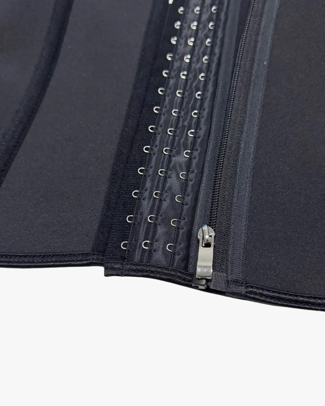 Zoom sur le détail du gaine corset amincissante, vue 2