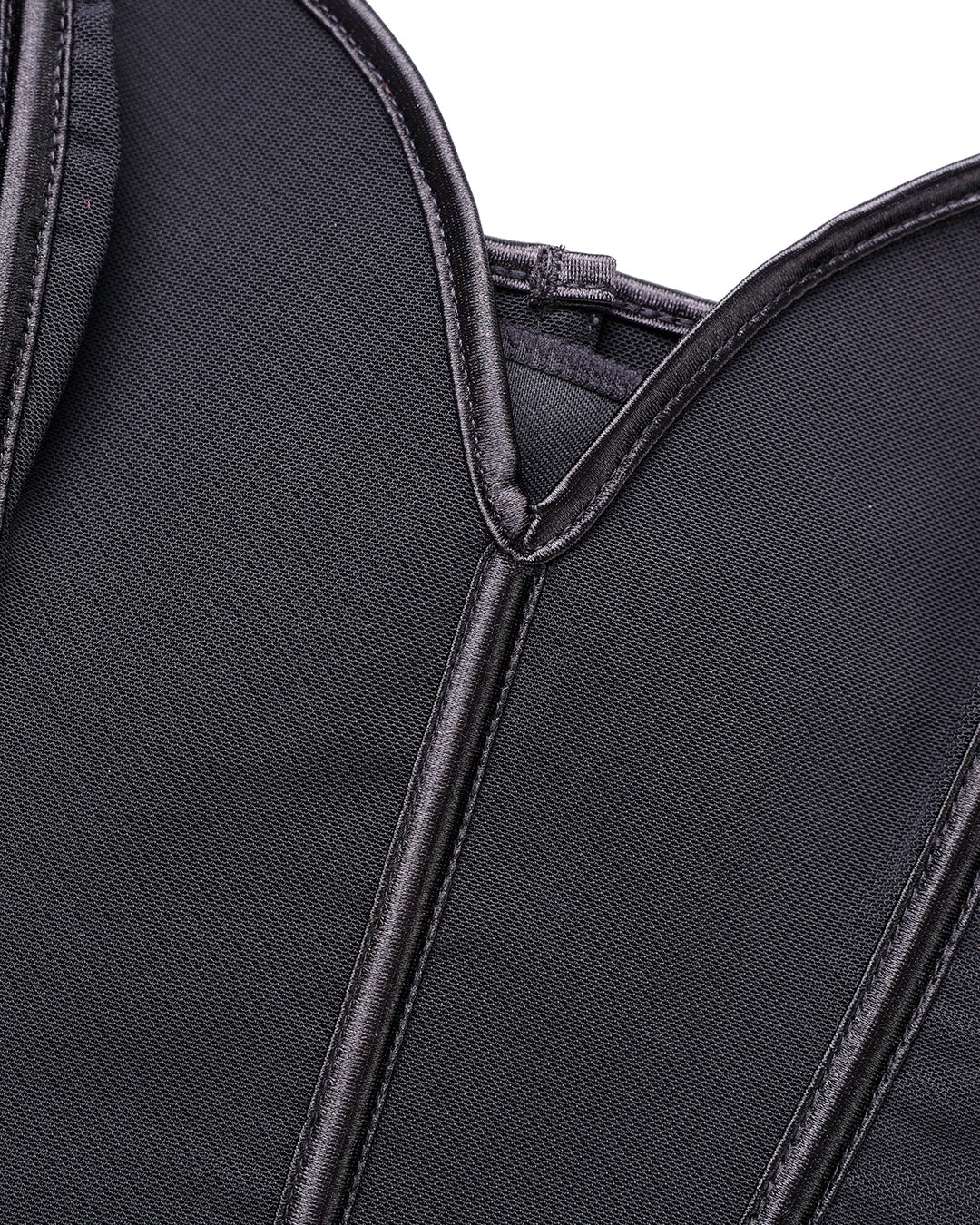 Zoom sur le détail du haut corset, vue 2